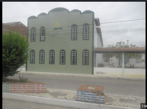 Fachada anterior da IASD Central de Quixabeira